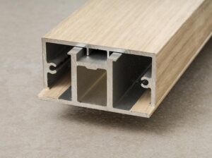 פרופיל אלומיניום דמוי עץ בעיצוב תעשייתי