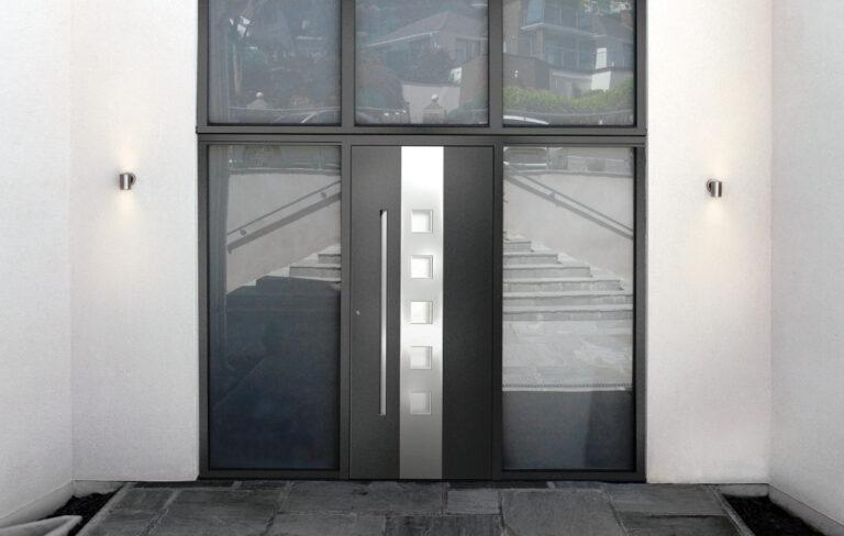 דלת כניסה מחוזקת פלדה וזכוכית