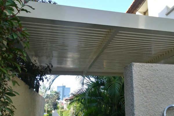 פרגולה אלומיניום של יוניקיט עמידה בכל מזג אוויר פרגולה אלומיניום של יוניקיט עמידה בכל מזג אוויר