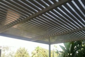 רפרפות של פרגולה מאלומיניום רפרפות של פרגולה מאלומיניום
